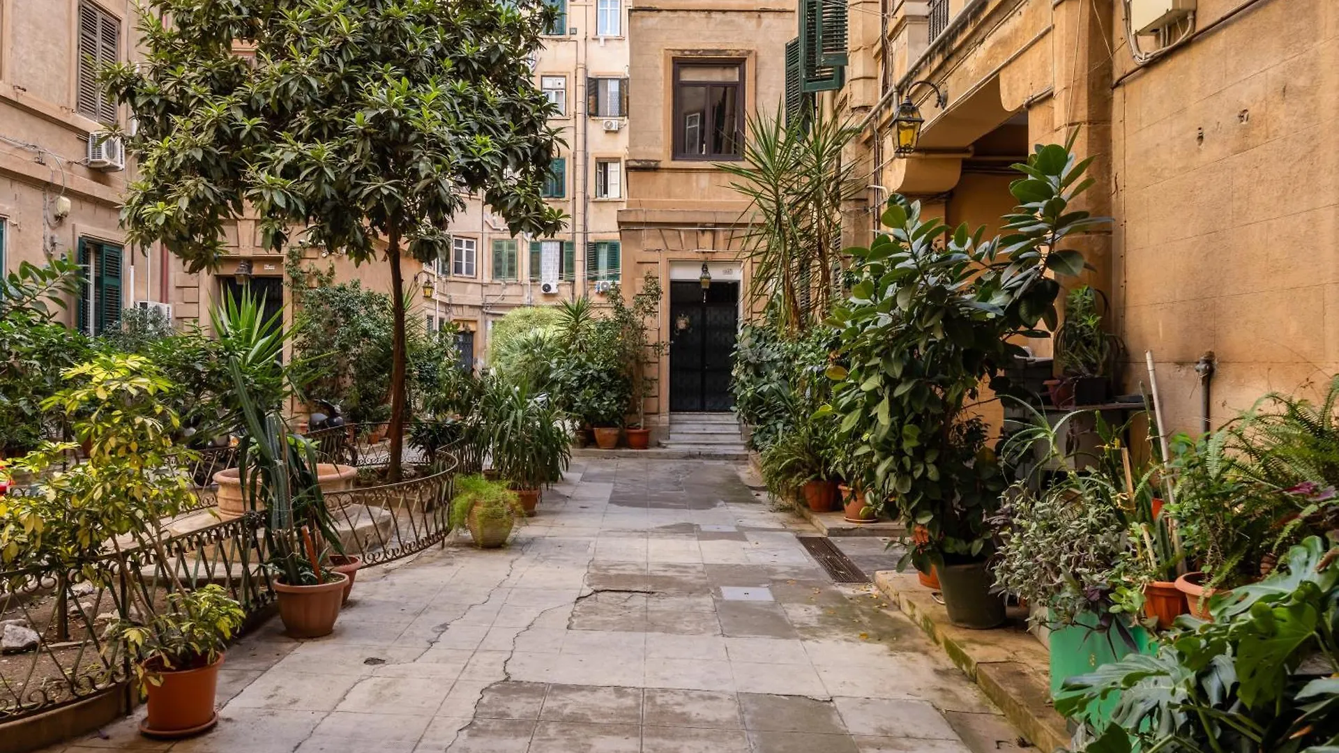 Apartment Giachery House Palermo, Vicino La Metro A Due Passi Dal Centro